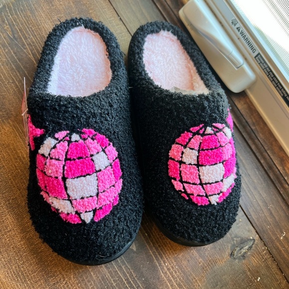 NWT Disco Slippers Womens size 7-8 - Picture 2 of 5